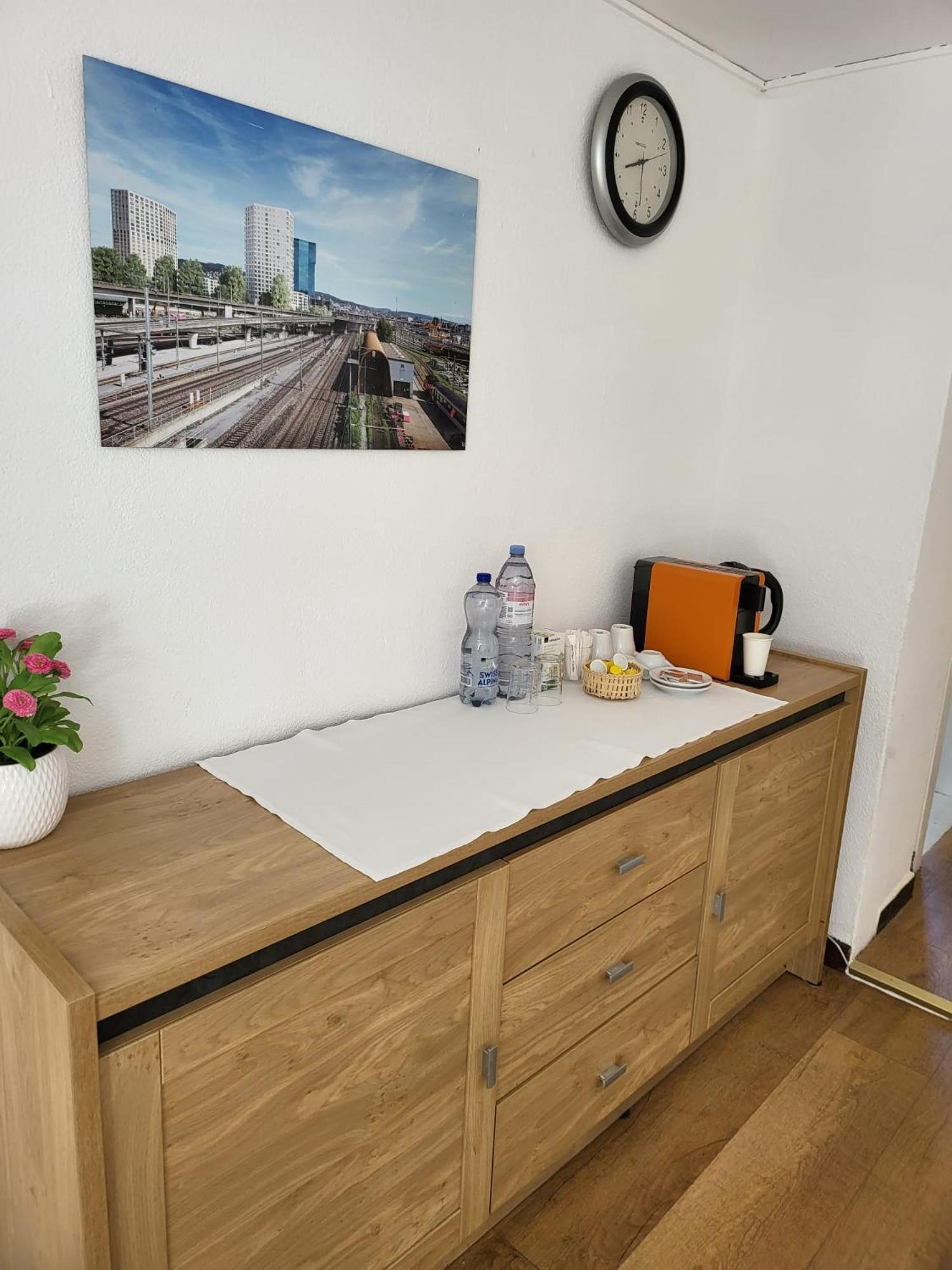 Bastis Central Guesthouse Lucerne City Экстерьер фото