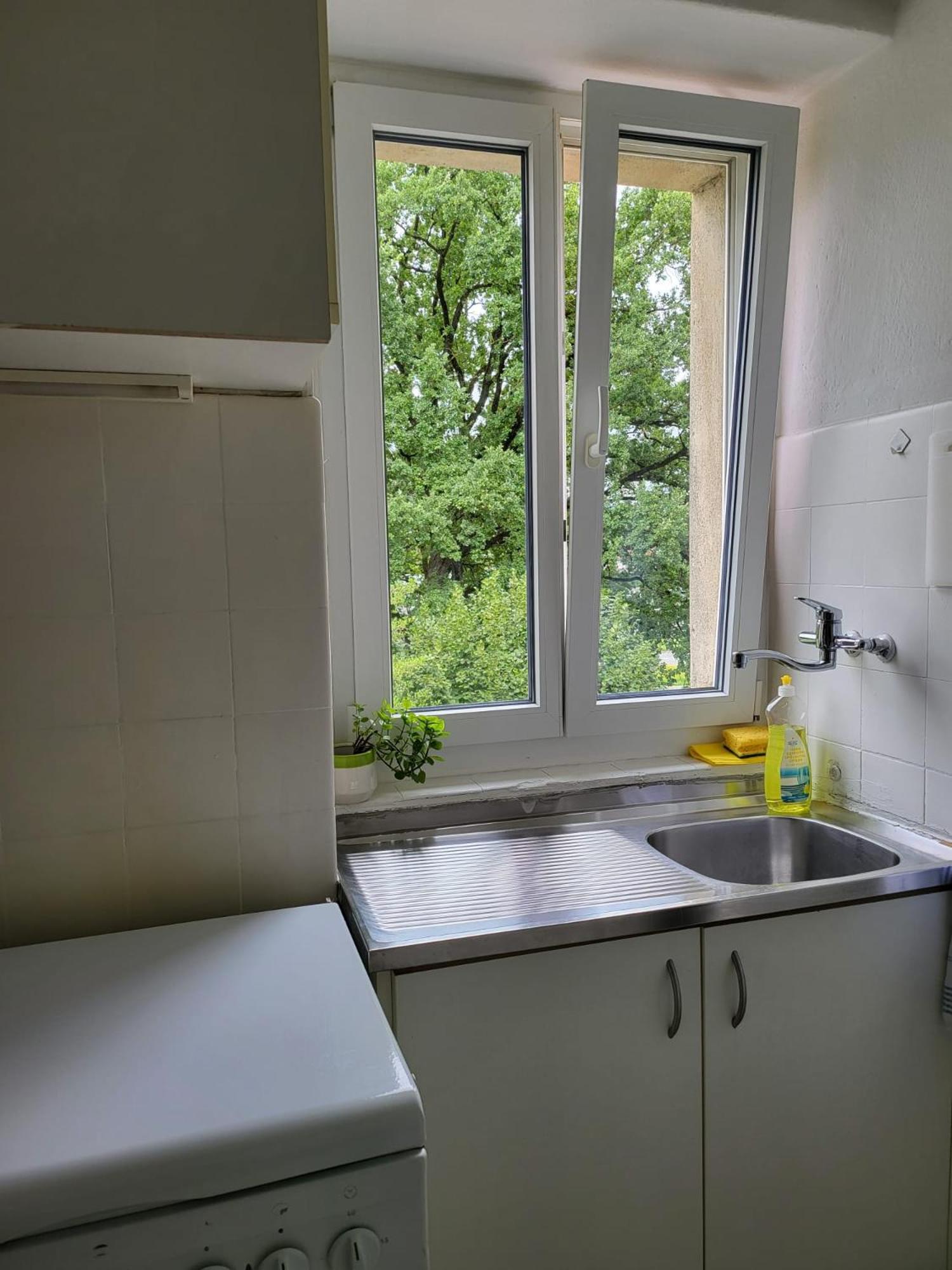 Bastis Central Guesthouse Lucerne City Экстерьер фото